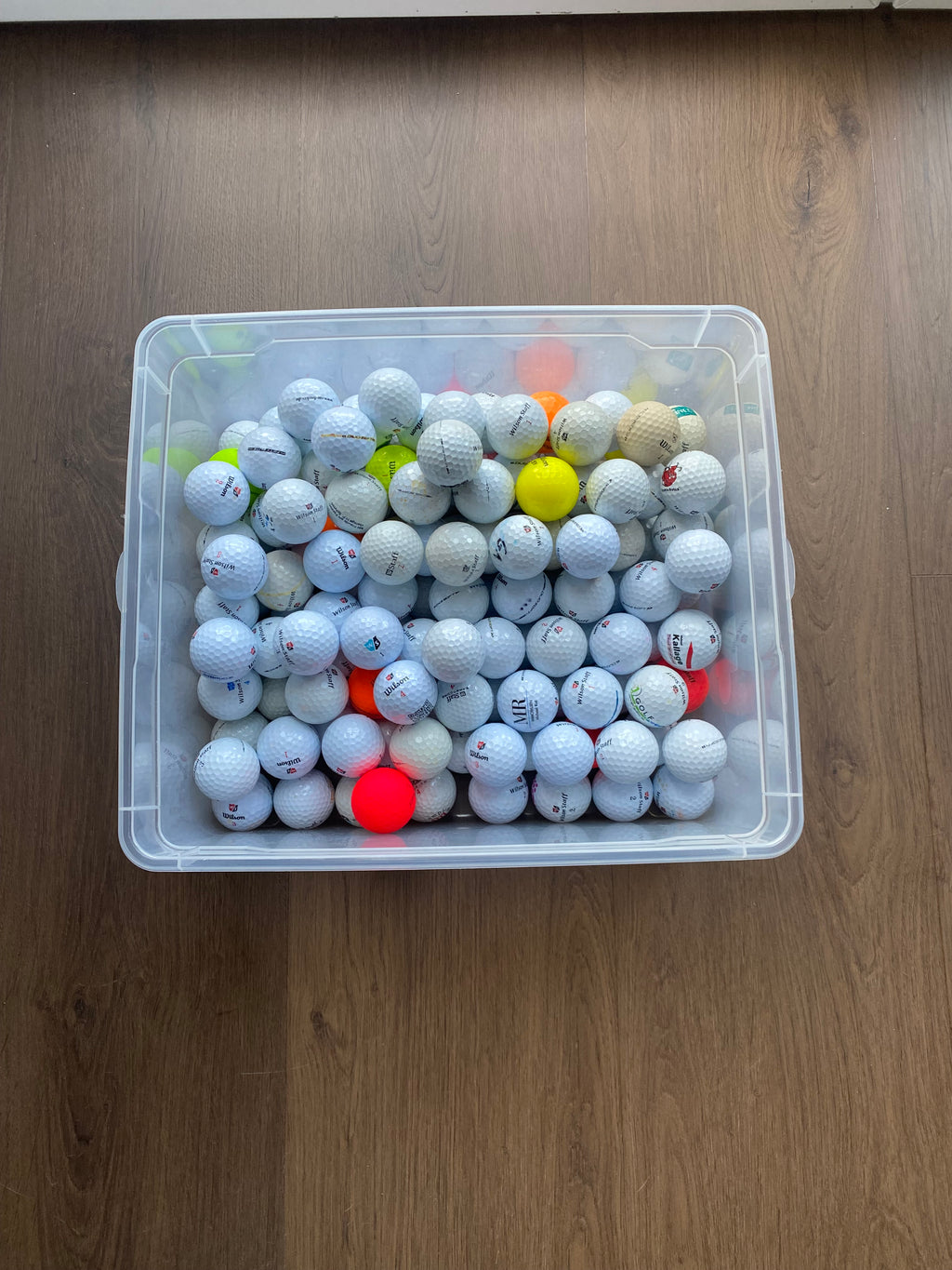 Wilson Staff Lakeball Nahaufnahme, geprüfter Zustand des gebrauchten Golfballs