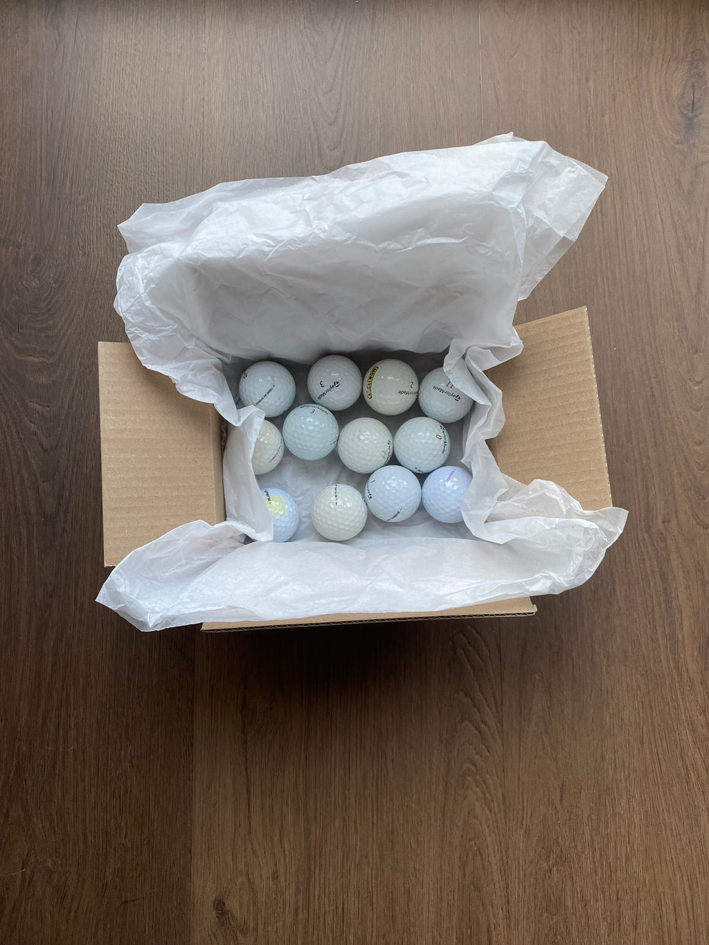 TaylorMade Lakeballs sortiert im Eimer, Lagerbestand bei SecondTee